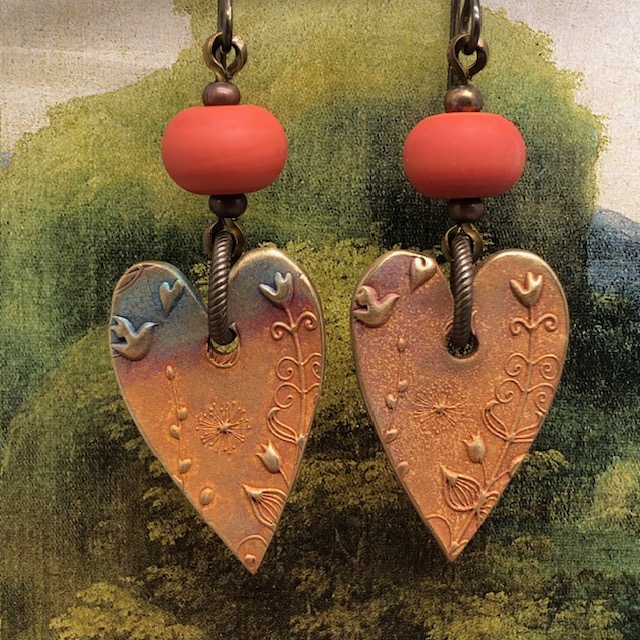 Boucles d'oreilles Coeurs terracota, bronze – Image 5