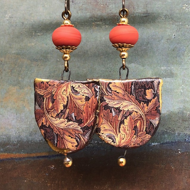 Boucles d'oreilles William Morris, Brown Acanthus, arts décoratifs – Image 5