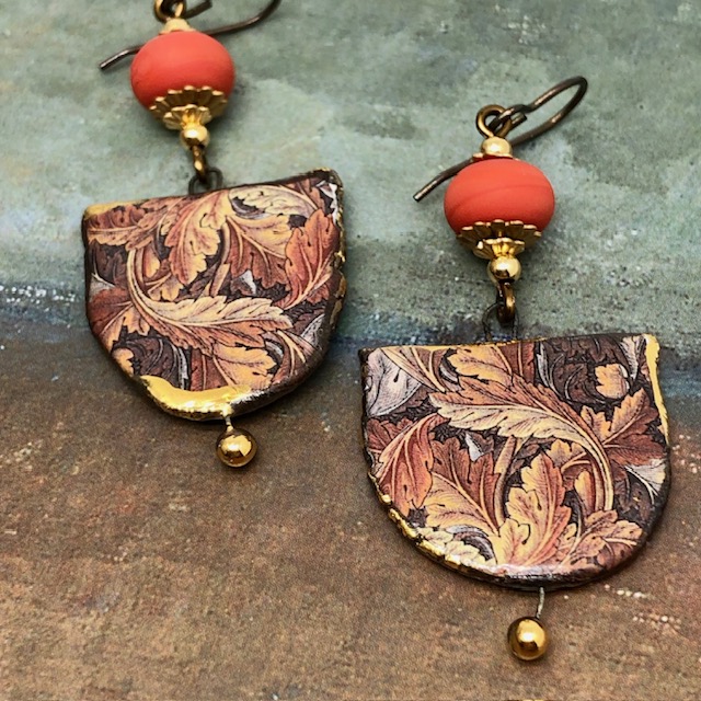 Boucles d'oreilles William Morris, Brown Acanthus, arts décoratifs – Image 6