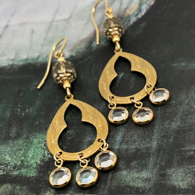 Boucles d'oreilles Chandelier or – Image 2