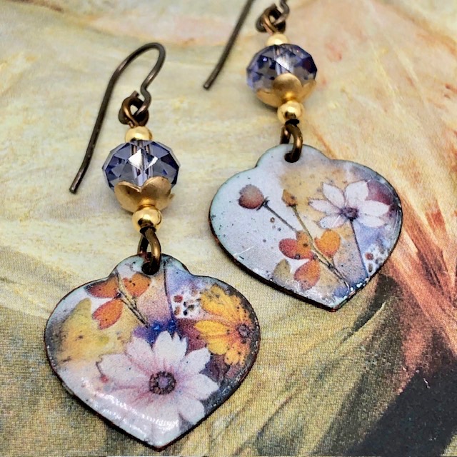 Boucles d'oreilles Coeur de fleurs parme, nature – Image 2