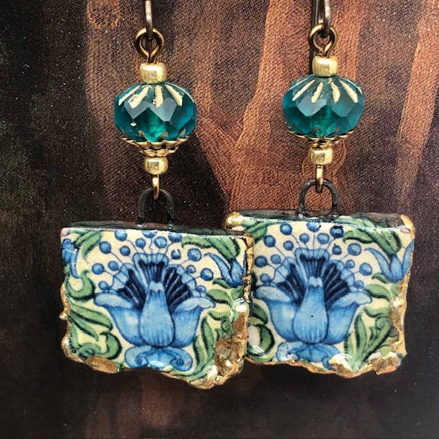 Boucles d'oreilles William de Morgan, New Pineapple – Image 3