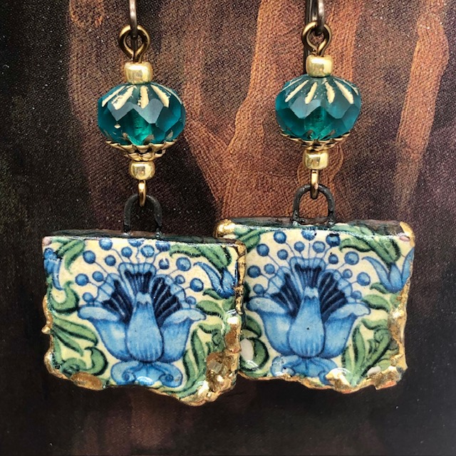 Boucles d'oreilles William de Morgan, New Pineapple – Image 5