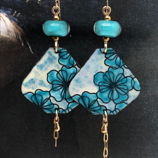 Boucles d'oreilles Grandes fleurs bleu turquoise, nature – Image 3
