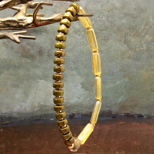 Vous recevrez ce bracelet soigneusement emballé dans une jolie boîte cadeau si vous désirez l’offrir.
