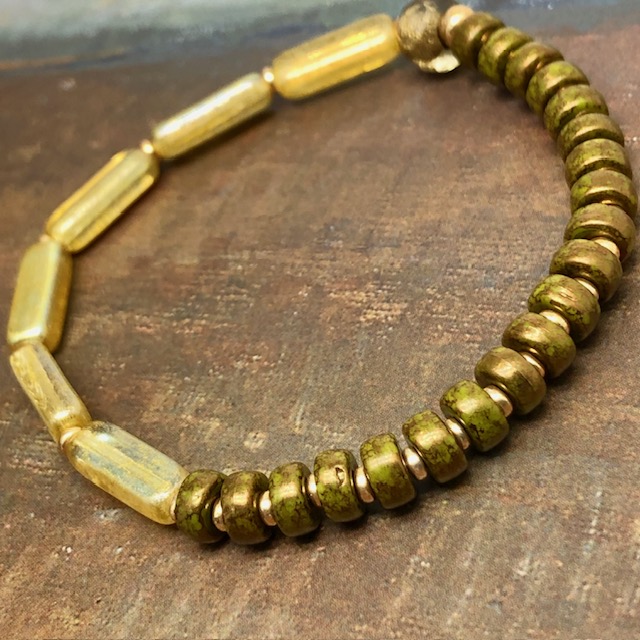 Vous recevrez ce bracelet soigneusement emballé dans une jolie boîte cadeau si vous désirez l’offrir.