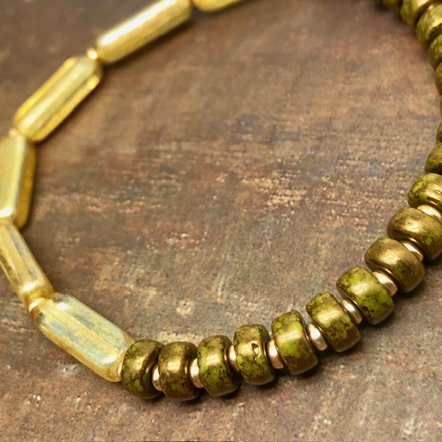 Vous recevrez ce bracelet soigneusement emballé dans une jolie boîte cadeau si vous désirez l’offrir.